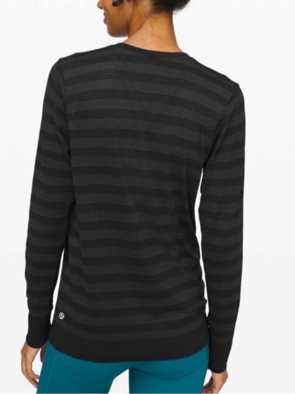 Women's Lululemon Breeze by Long Sleeve Black Striped Top, size 6